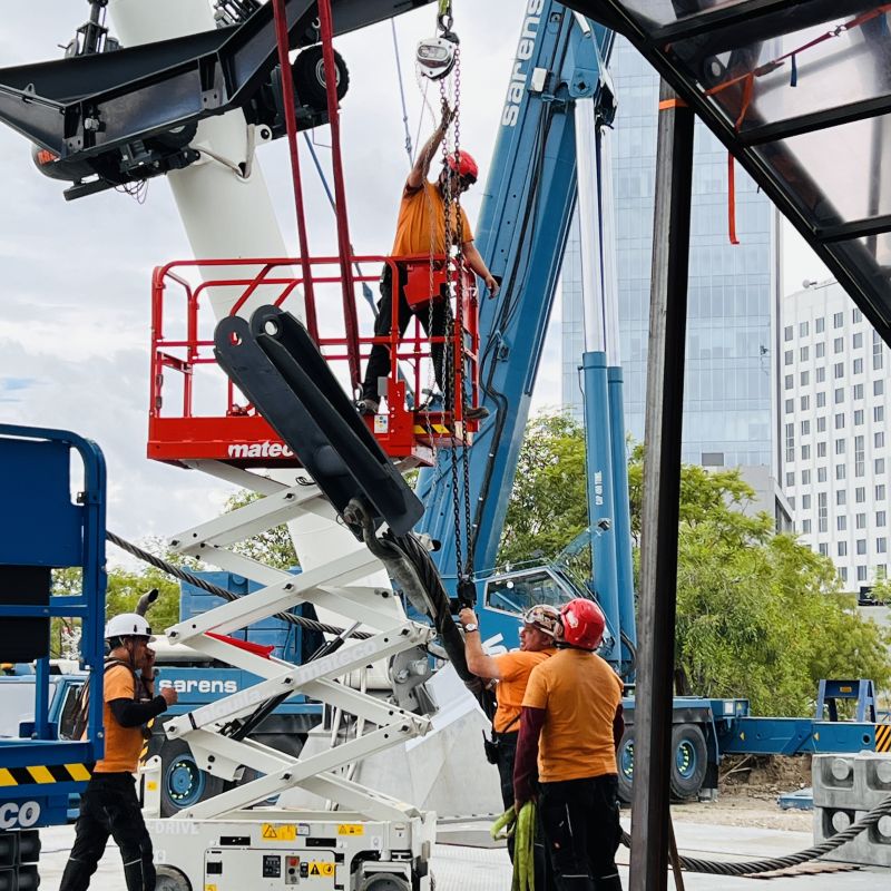 Refurbishment of a 80 m giant wheel